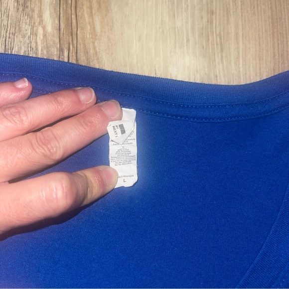 Philadelphia Phillies MLB Next Level Women’s Large Fitted Tee V Neck Shirt Blue - Picture 3 of 4